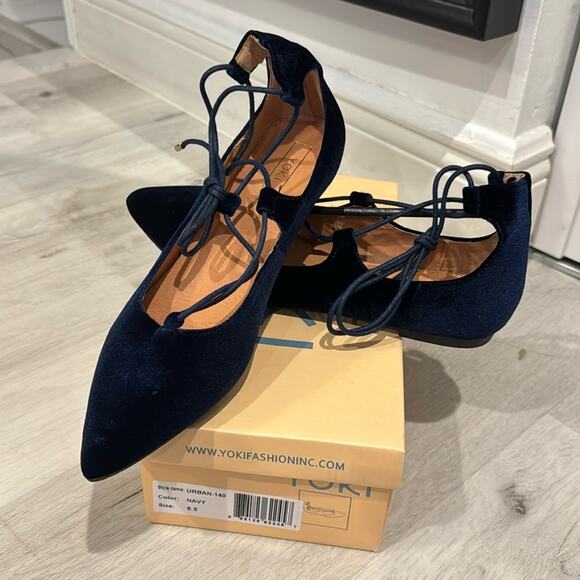 Yoki Shoes - YOKI NWT Urban-140 Flats Strappy Navy Shoes in a velvet fabric.